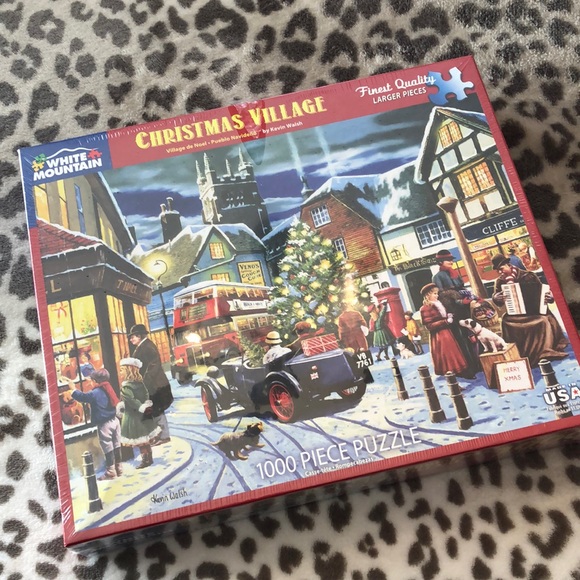 White Mountain 1000 Piece Puzzle Christmas Village Kevin Walsh - Picture 1 of 8
